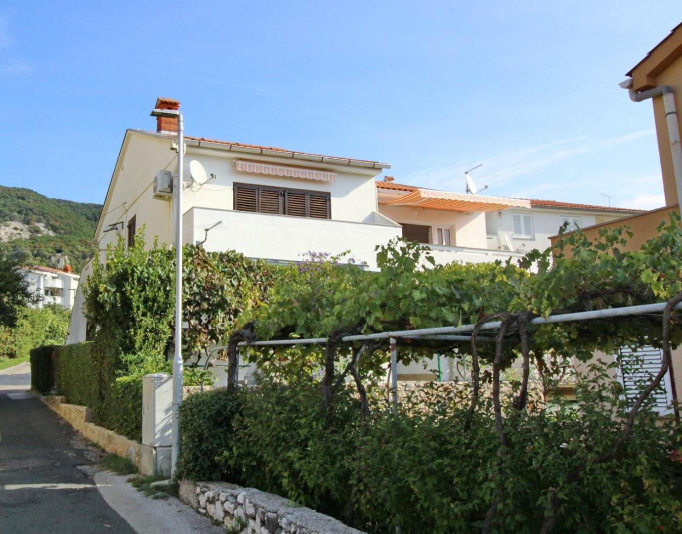 Apartments Kucar Baska  Exterior photo